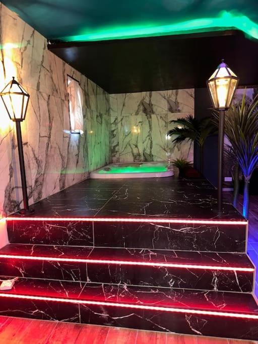 Marbella Privatif -jacuzzi-sauna Apartment